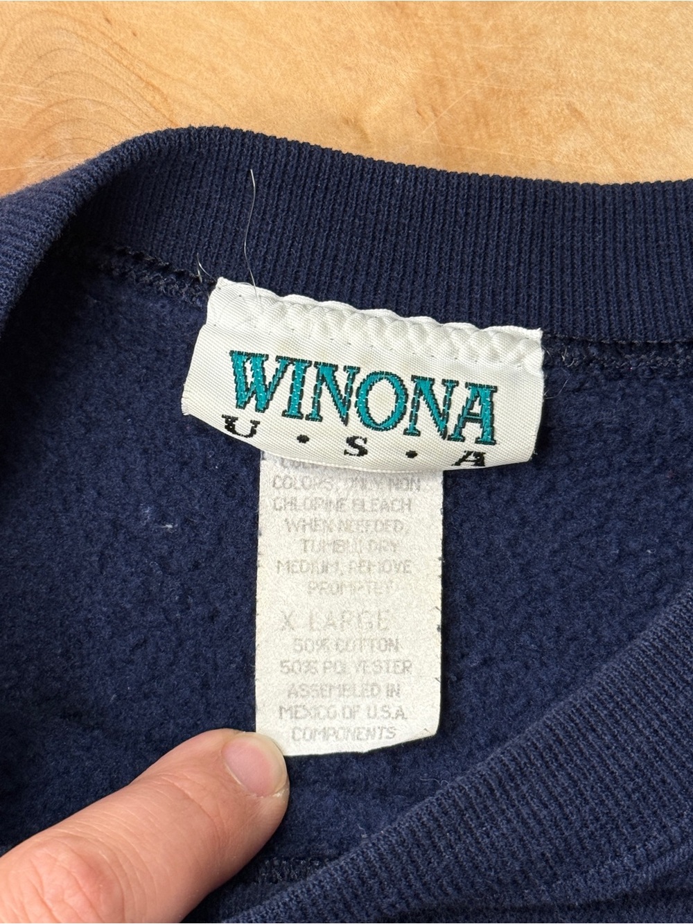 Men's Crewneck Sweatshirt with Wolf Graphic - Navy - Picture 4 of 4